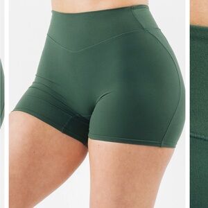 Alphalete Everyday core mid rise short